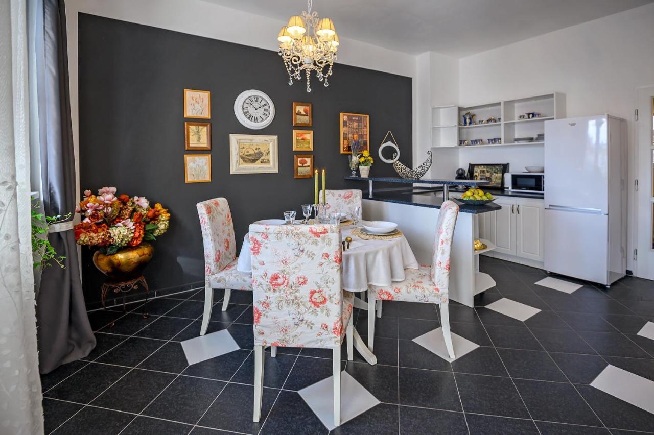 Apartment Alexis Bratislava Eksteriør billede